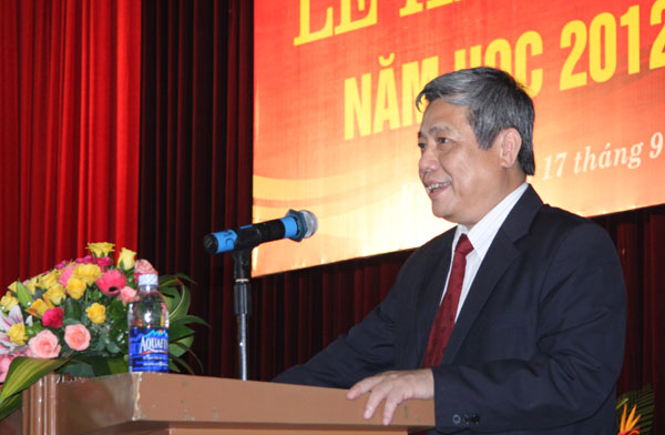 GS.TSKH Vũ Minh Giang - Phó Giám đốc ĐHQGHN - phát biểu tại buổi lễ