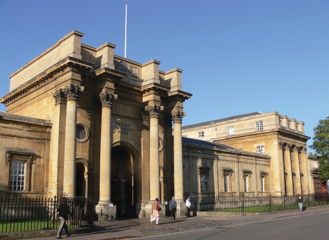 Tòa nhà Oxford University Press (OUP) nổi tiếng với đường nét kiến trúc đặc sắc