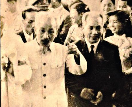 Đón tiếp Bác Hồ tới thăm trường Đại học Tổng Hợp, năm 1956